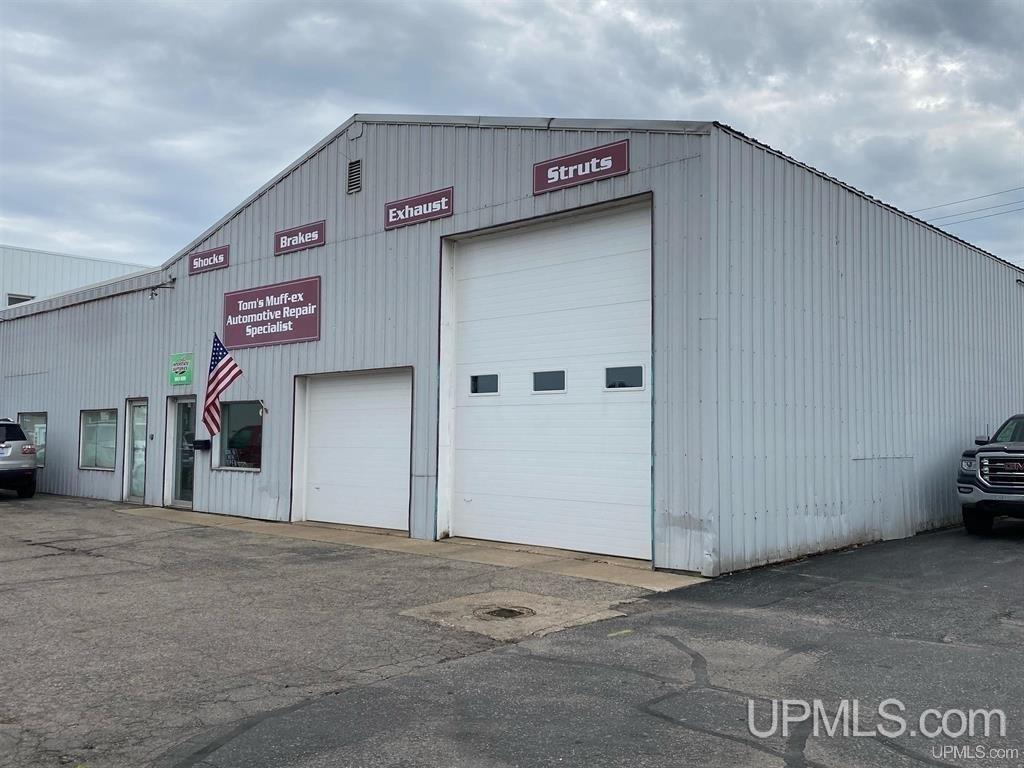 Property Image for 826 N Lincoln