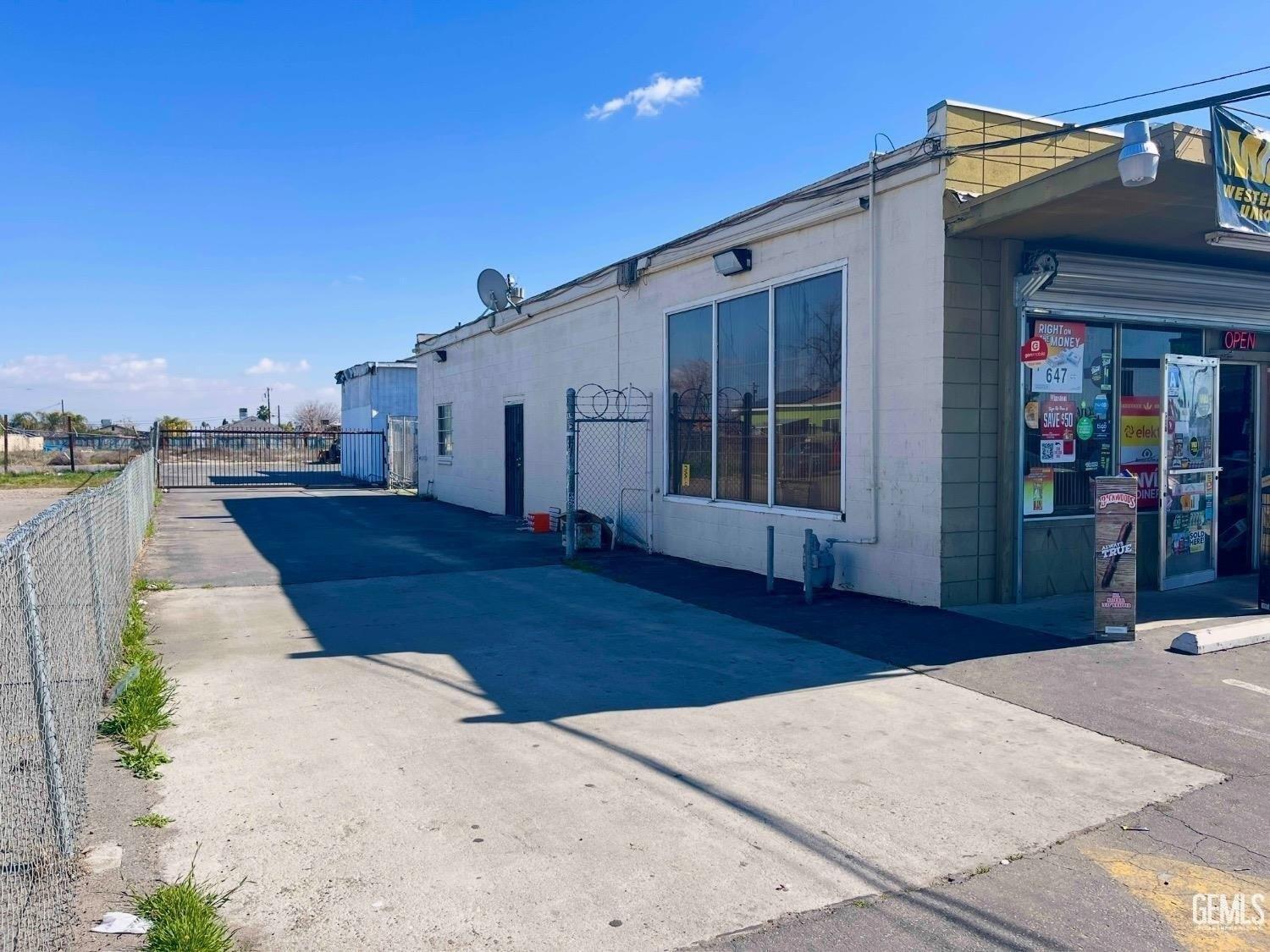 Property Image for 2222 S Chester Ave, Bakersfield, CA 93304