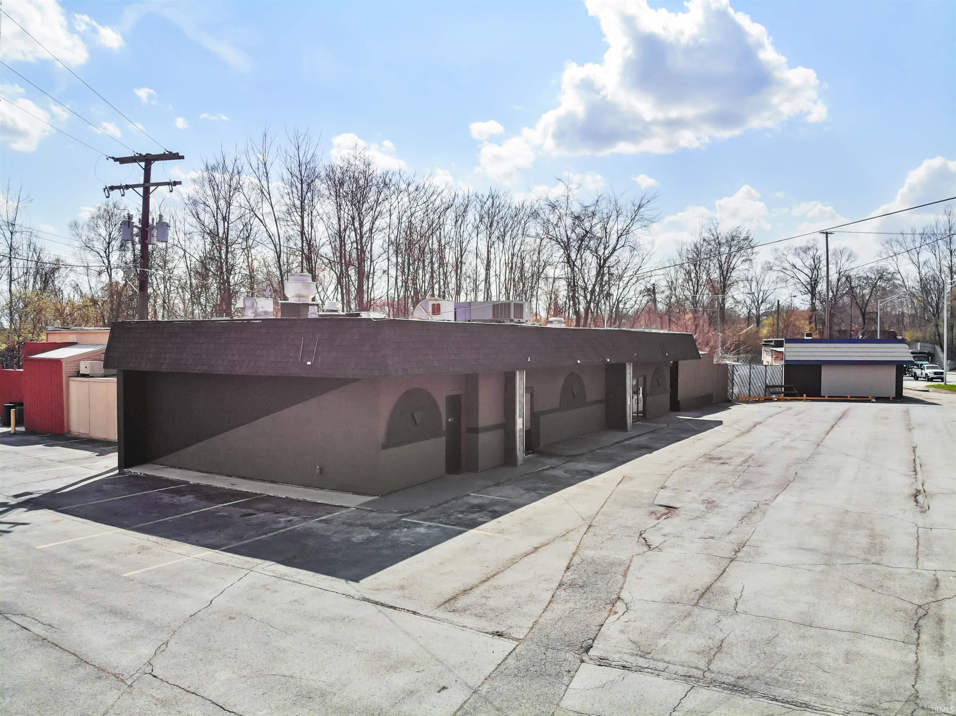 Property Image for 2701 W Jefferson Boulevard