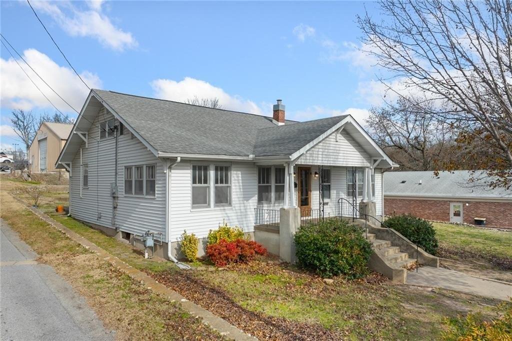 Property Image for 117  E Erie  ST