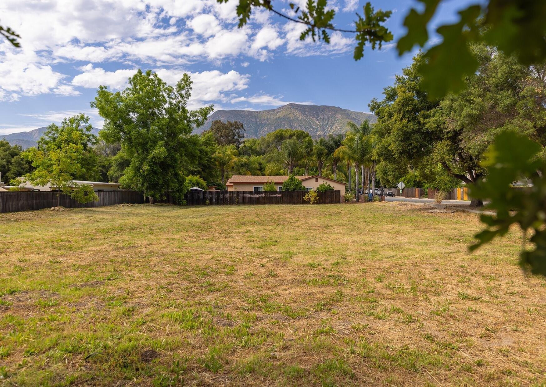 Property Image for 608 E Ojai Avenue