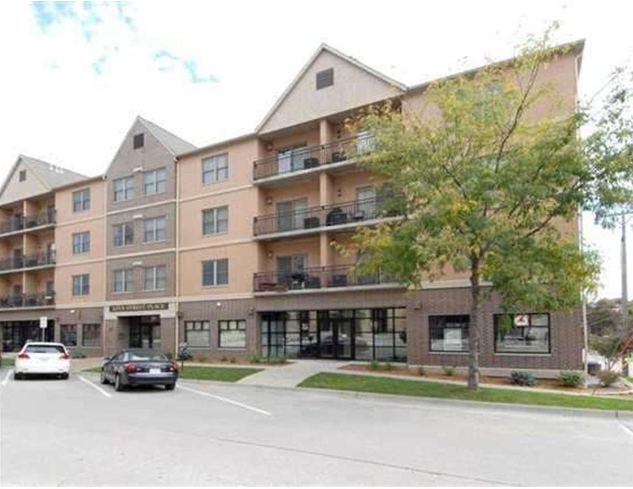 Property Image for 332 S Linn St 4