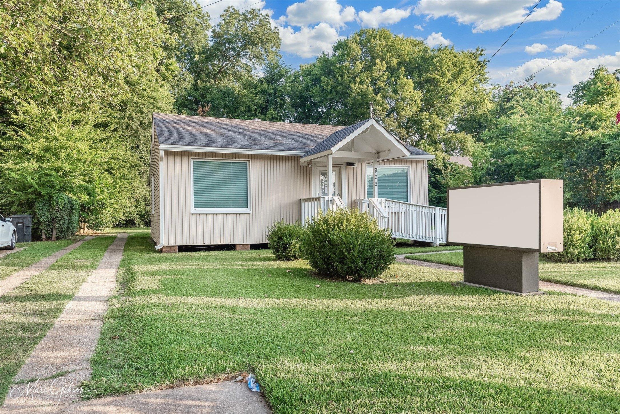 Property Image for 909 Mcdade Street