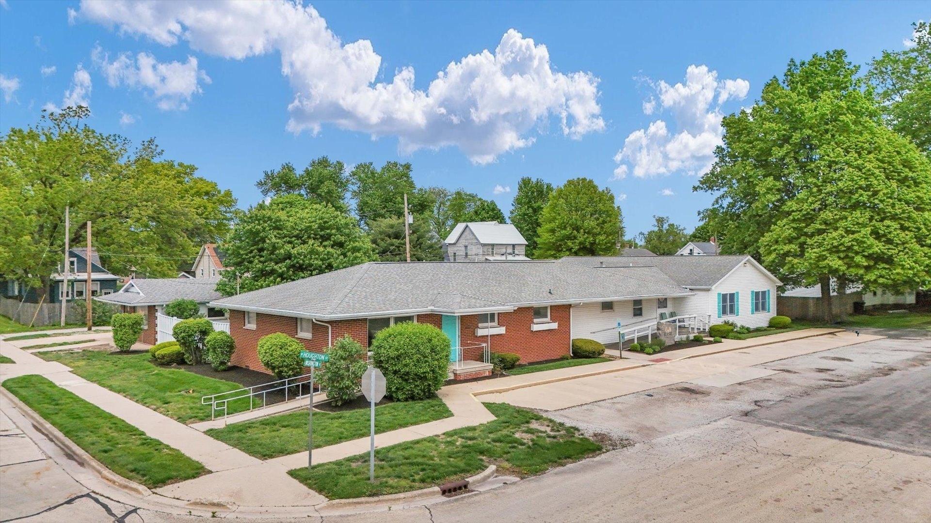 Property Image for 114 W Houghton Street