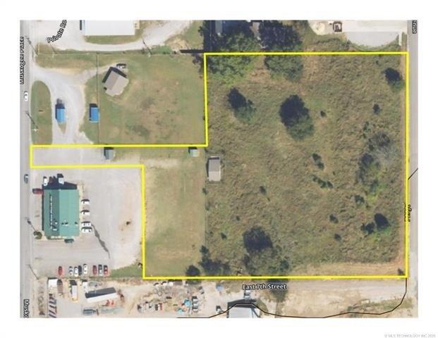 Property Image for 1401 S Park Hill Road