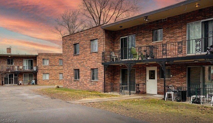 Property Image for 818 S Green Road