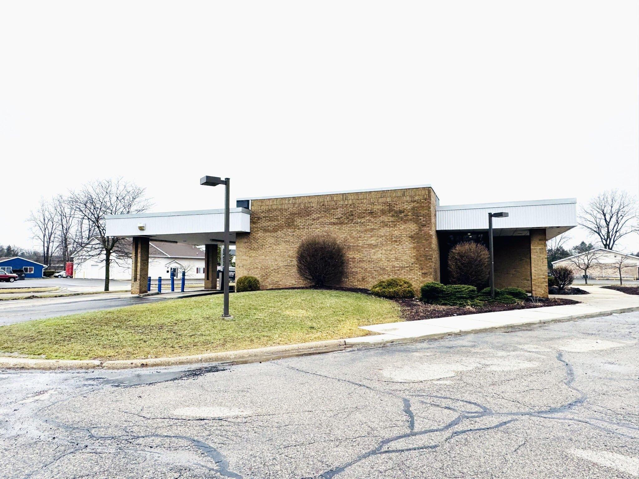 Property Image for 5101 N Grand River Avenue