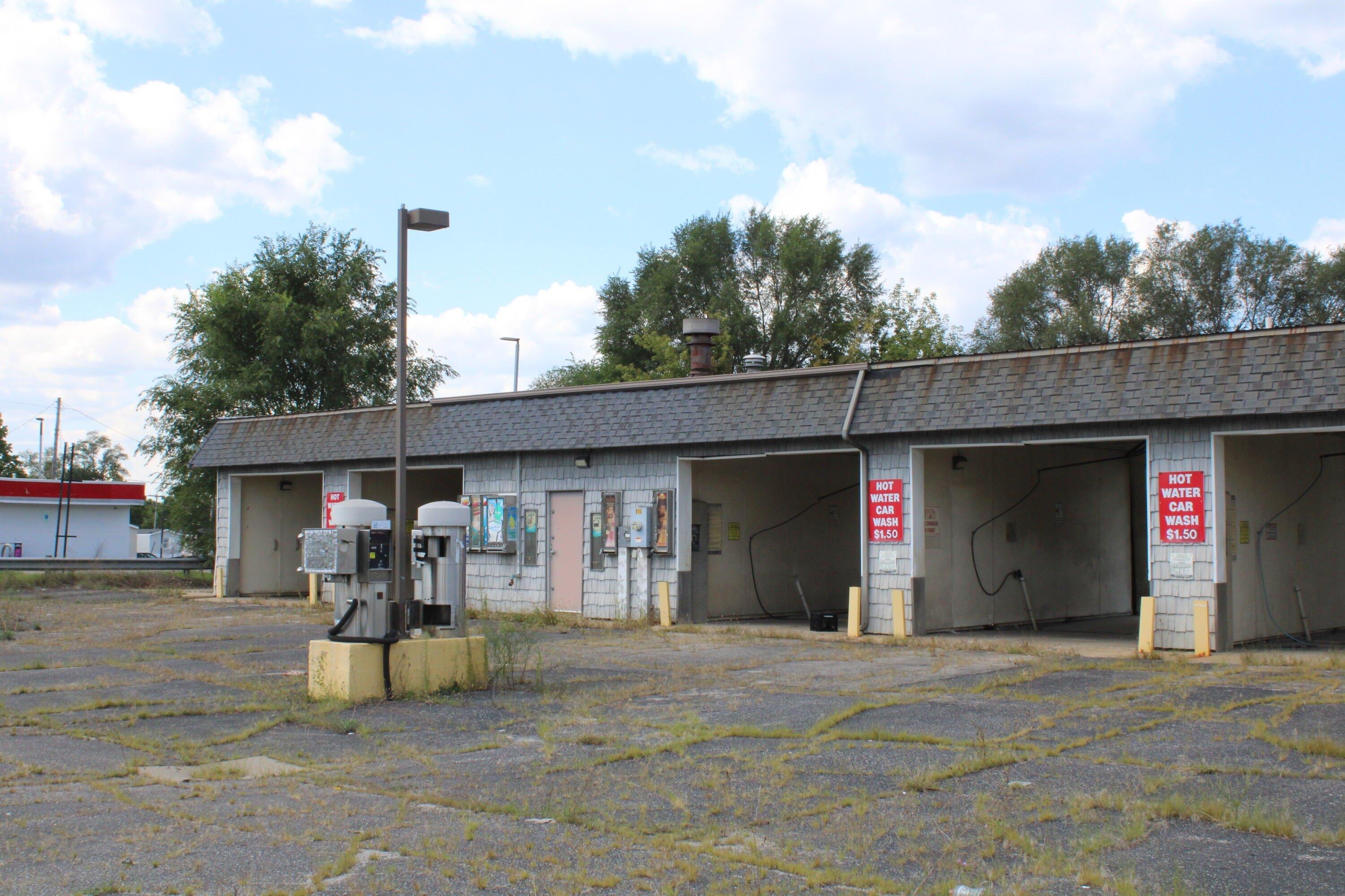 Property Image for 915 E Michigan Avenue