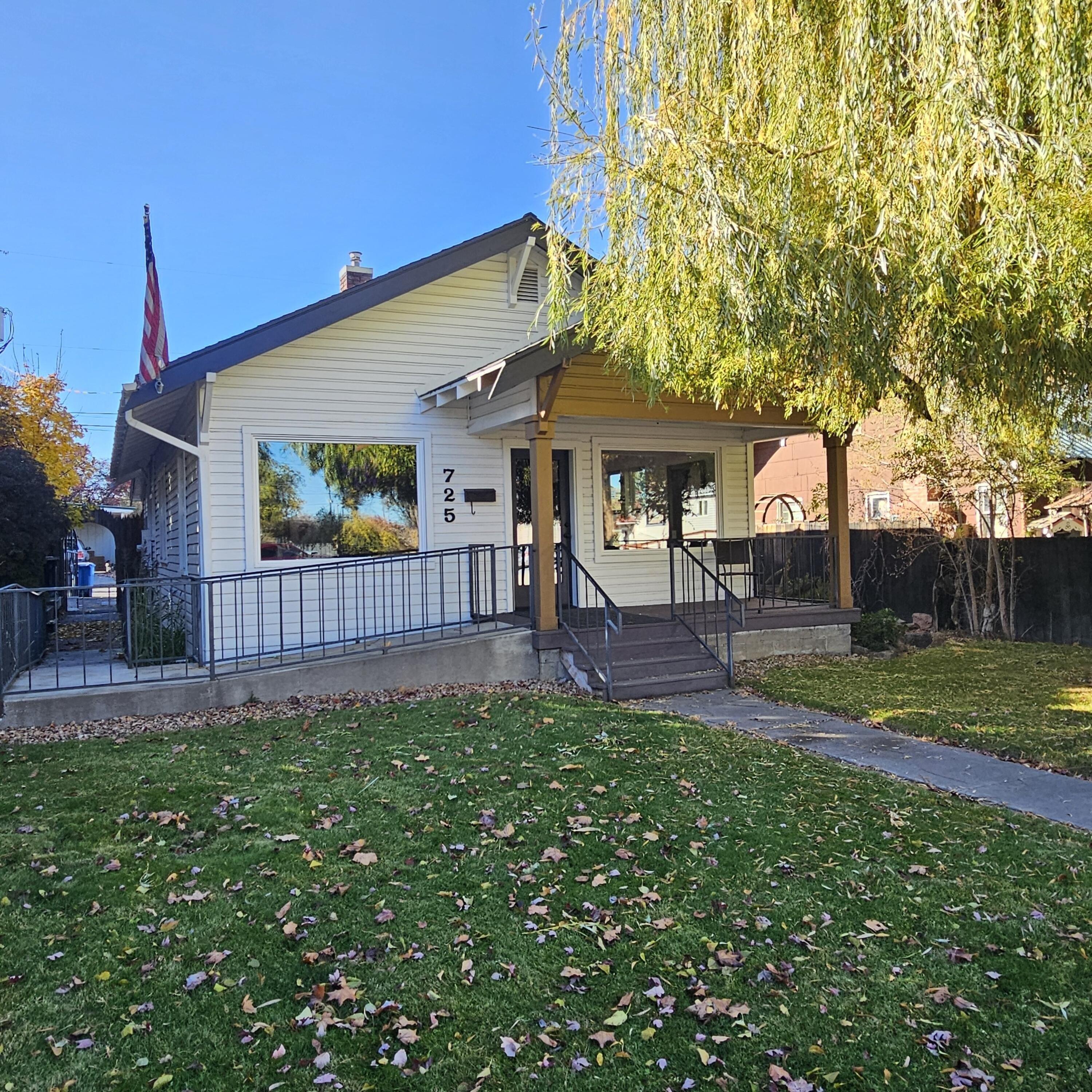 Property Image for 725 SW 8th Street