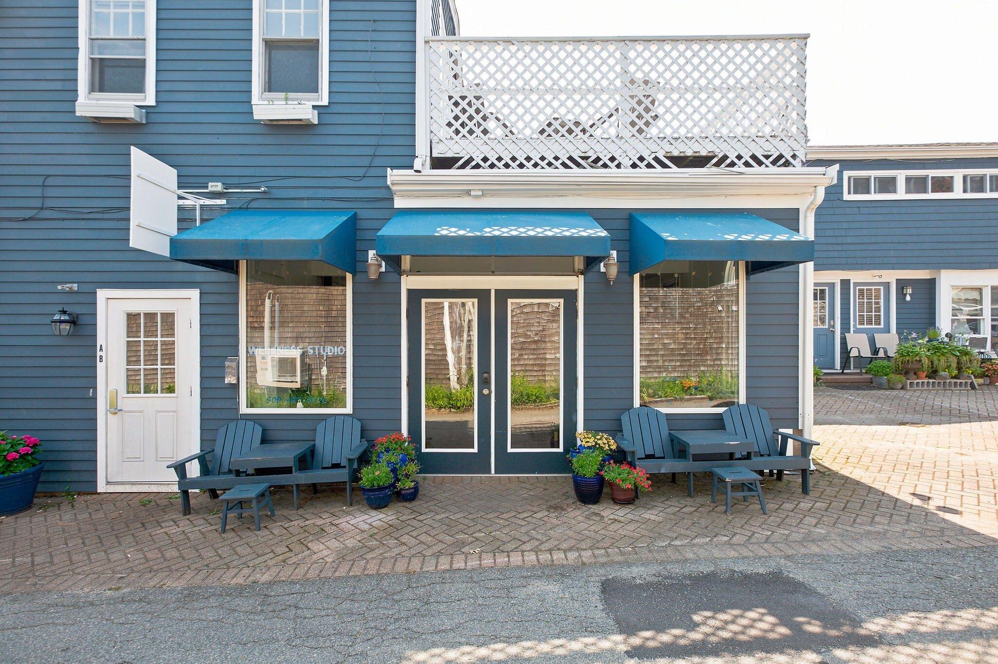 Property Image for 306 Commercial Street 2