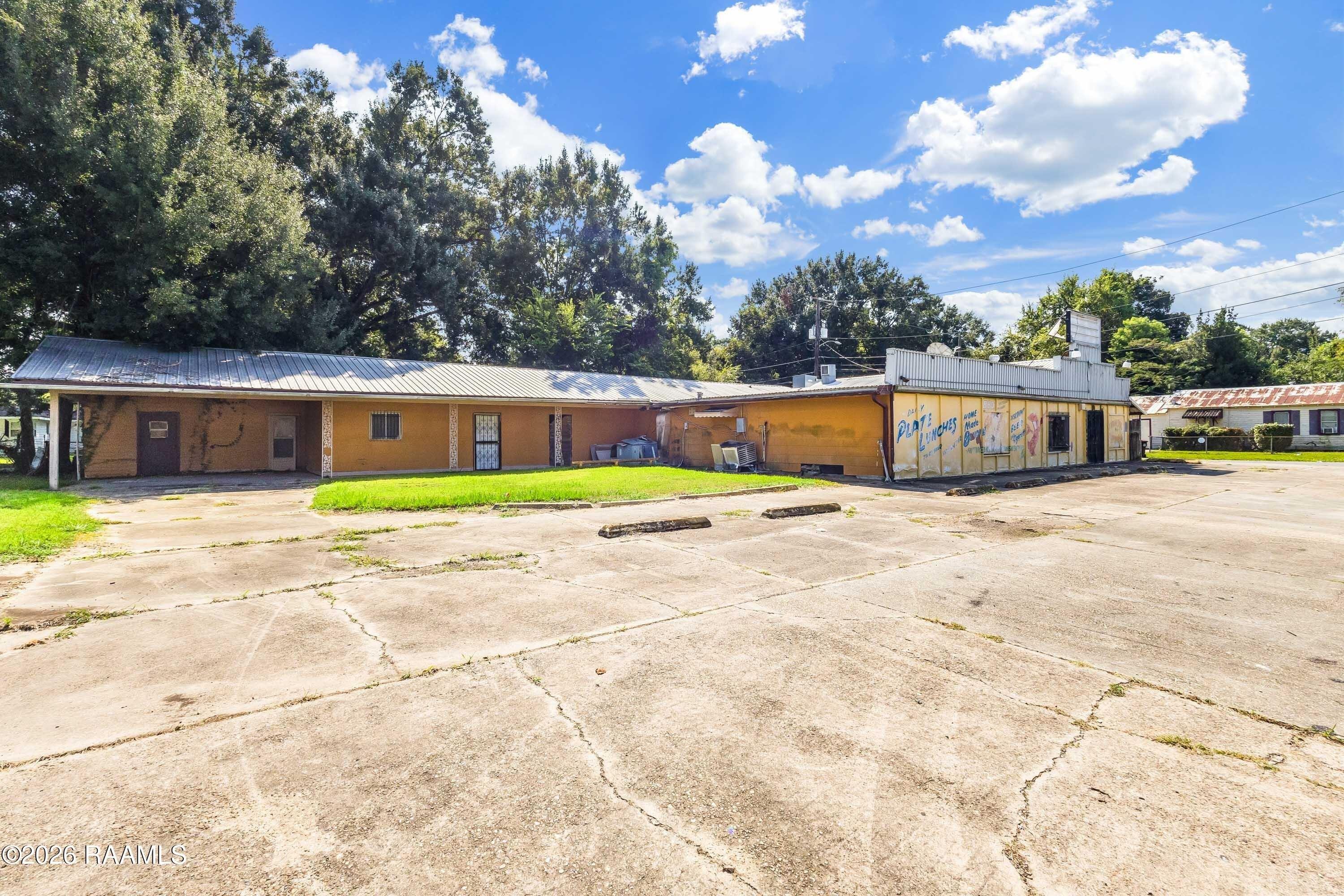 Property Image for 700 N Saint Antoine Street