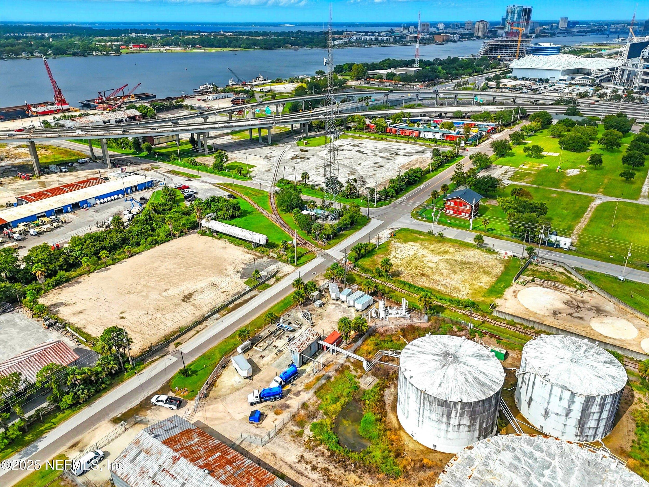 Property Image for 1932 E ADAMS Street