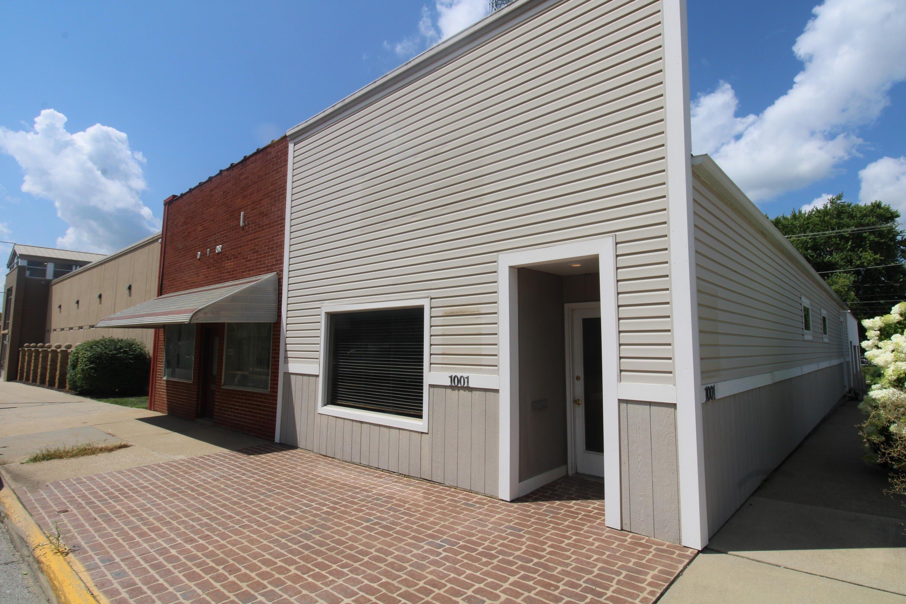 Property Image for 1001 W Mamie Eisenhower Avenue