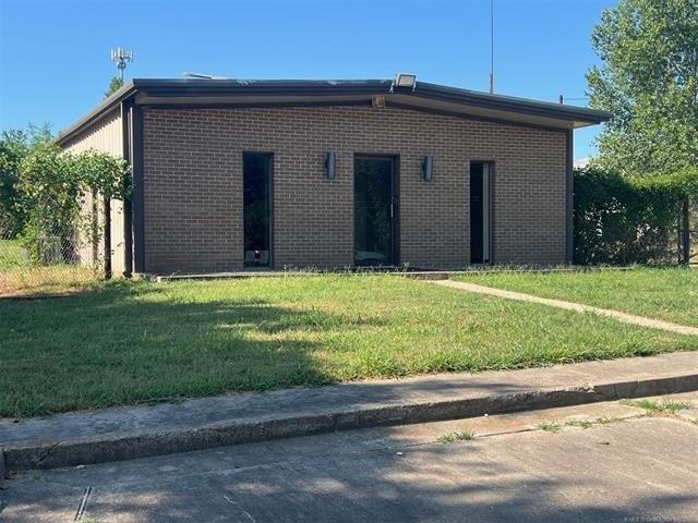 Property Image for 211 E 6th Street
