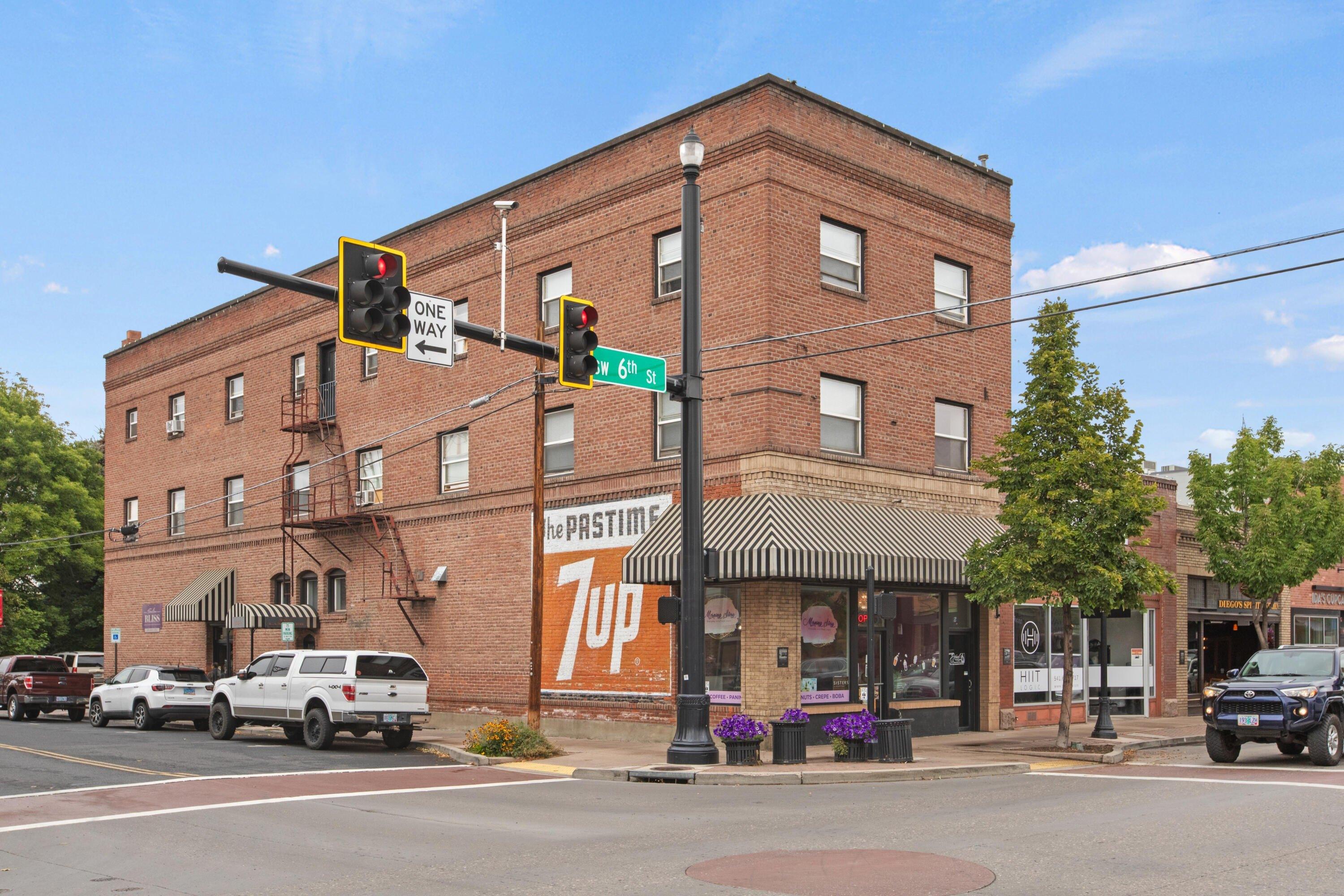 Property Image for 615 SW Evergreen Avenue