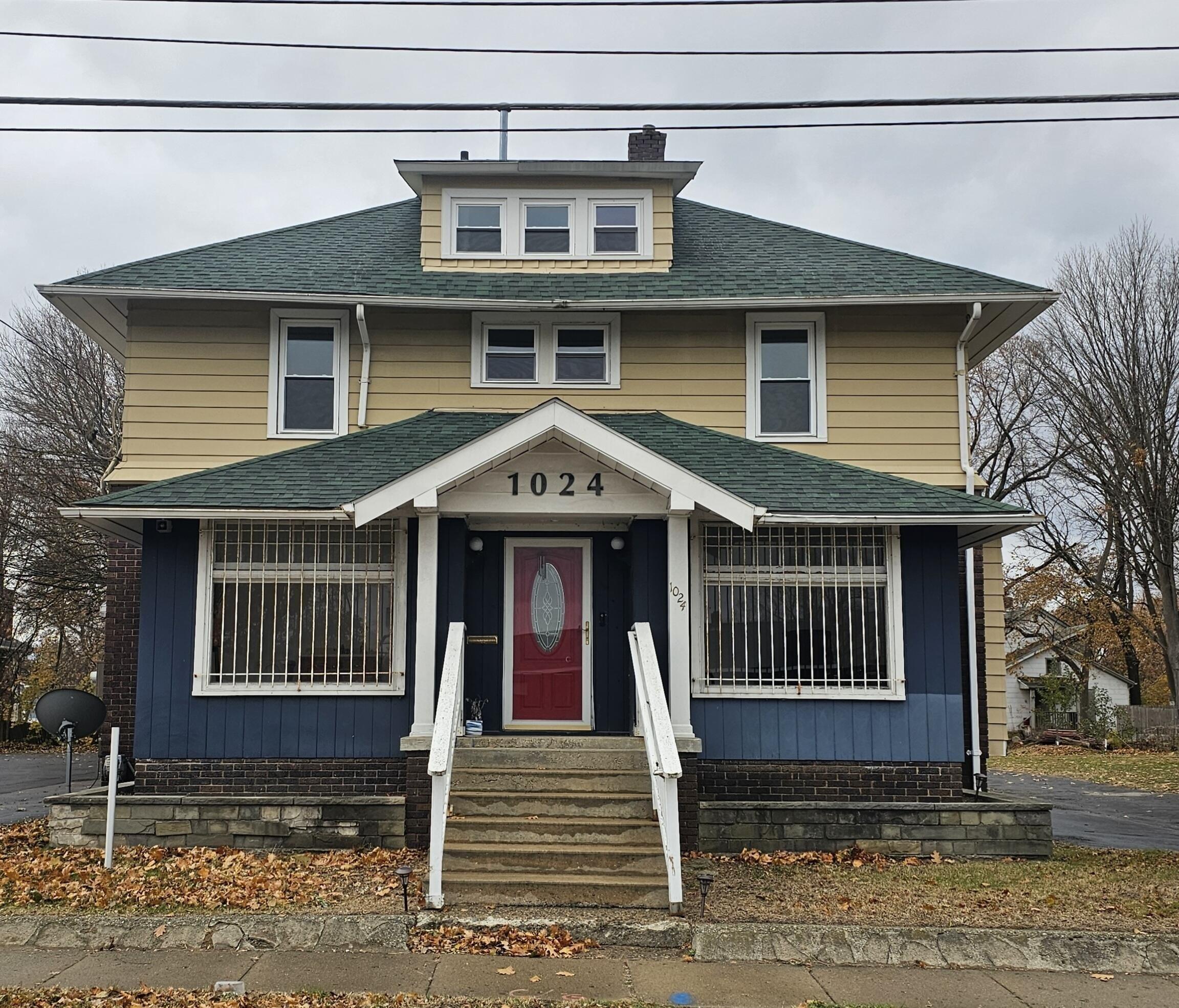 Property Image for 1024 S Grand Traverse Street