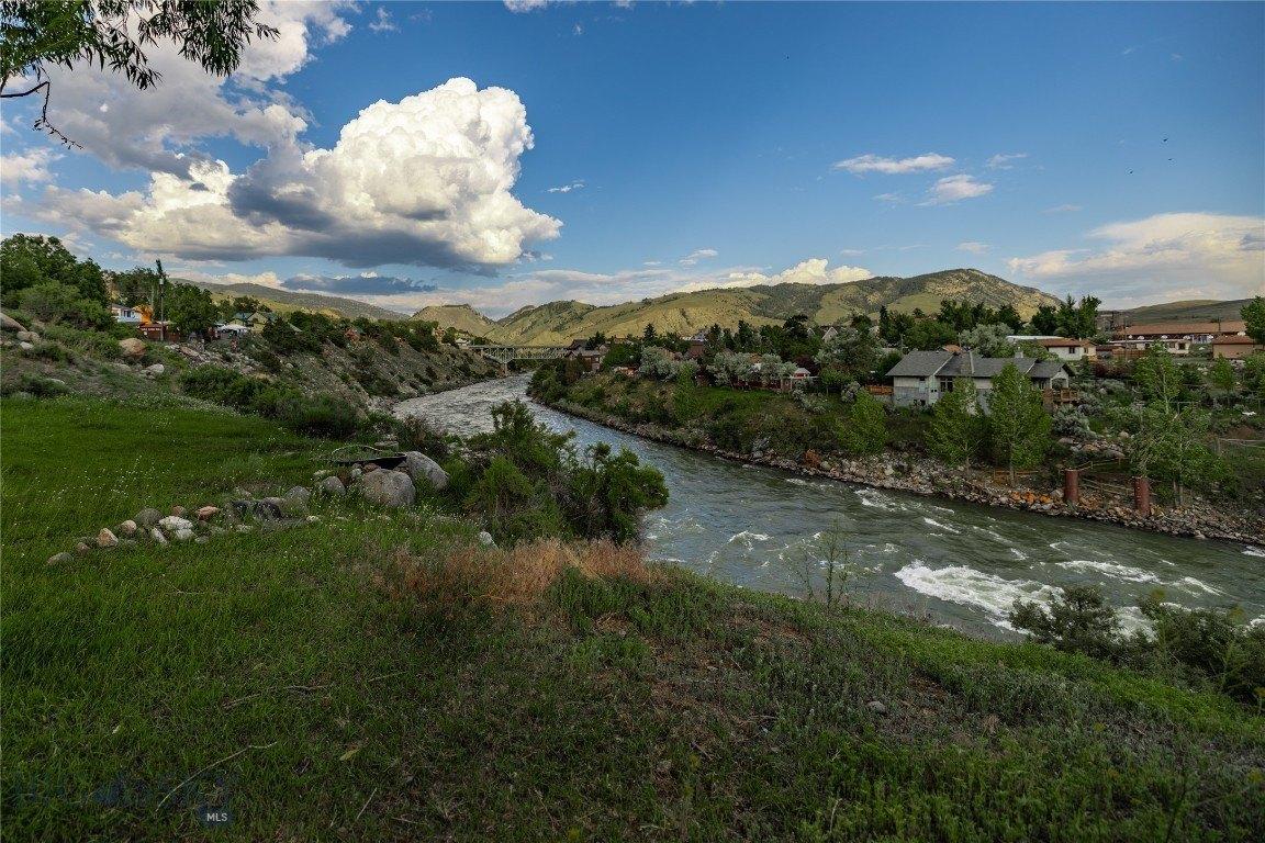 Property Image for 104 Vista Street