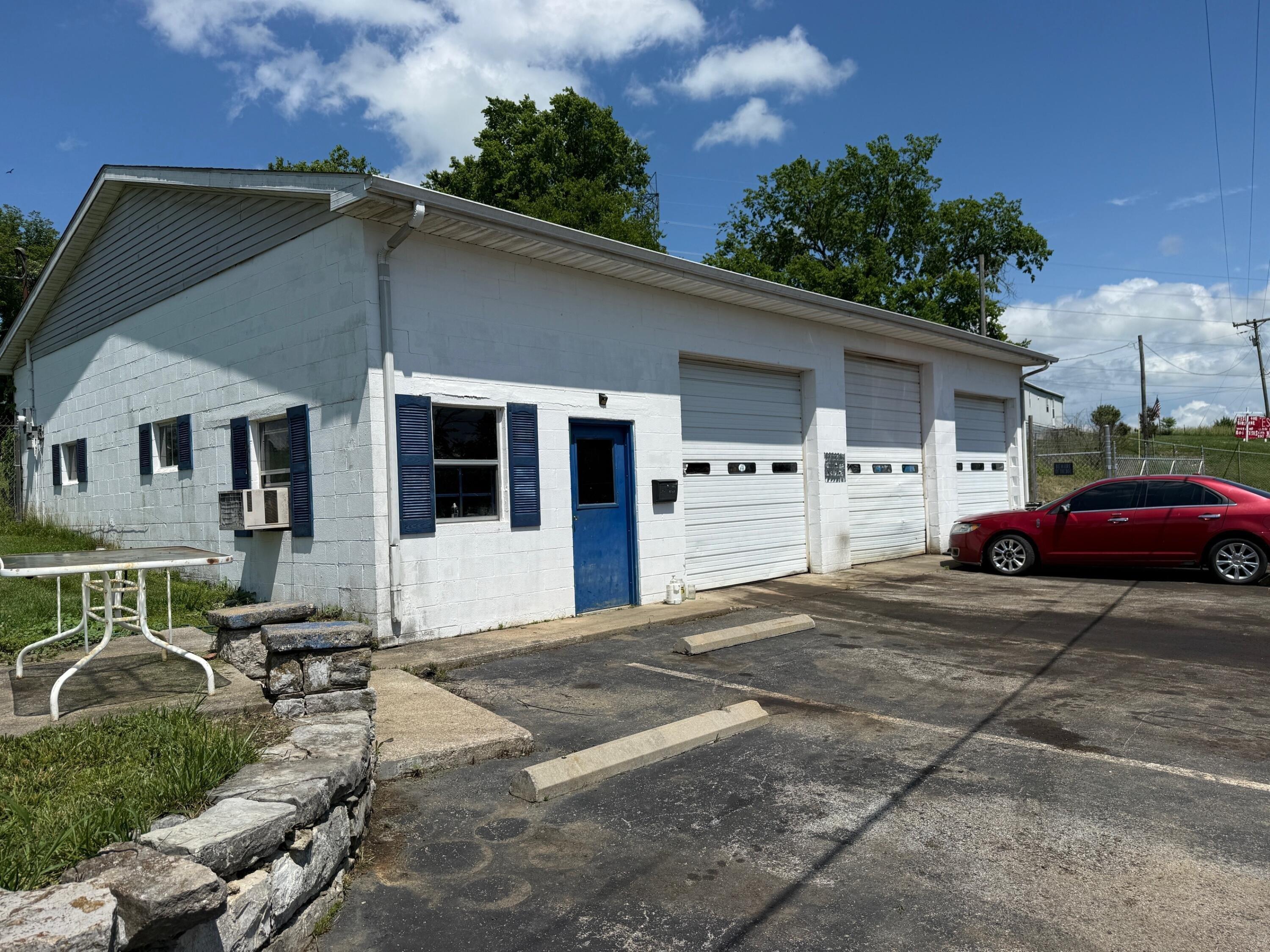 Property Image for 5374 Lexington Road