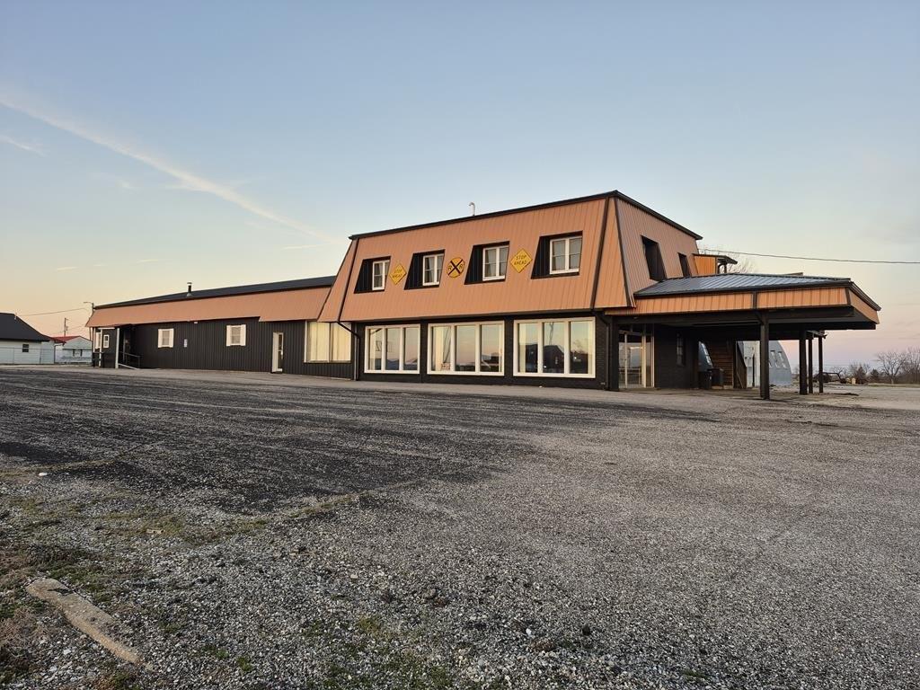 Property Image for 808 N US Highway 63