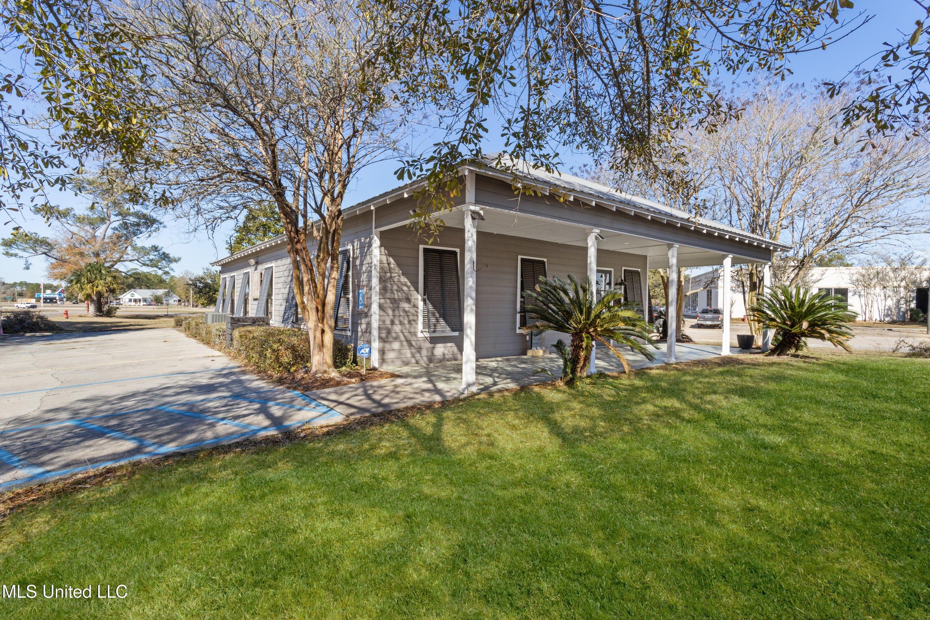 Property Image for 529 Ulman Avenue