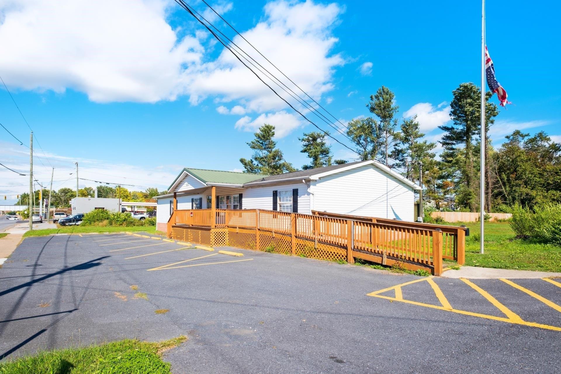 Property Image for 903 E Main St