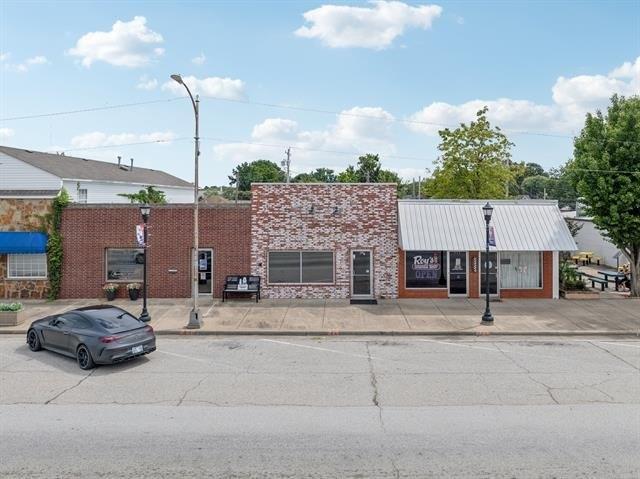 Property Image for 119 N Broadway Street