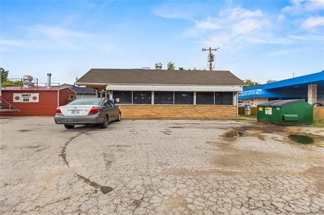 Property Image for 601 S Sheridan Road