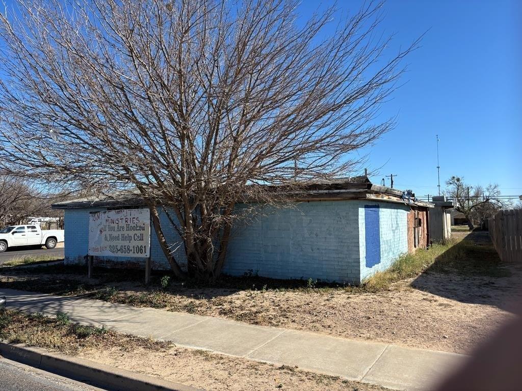 Property Image for 701 W 19th Street