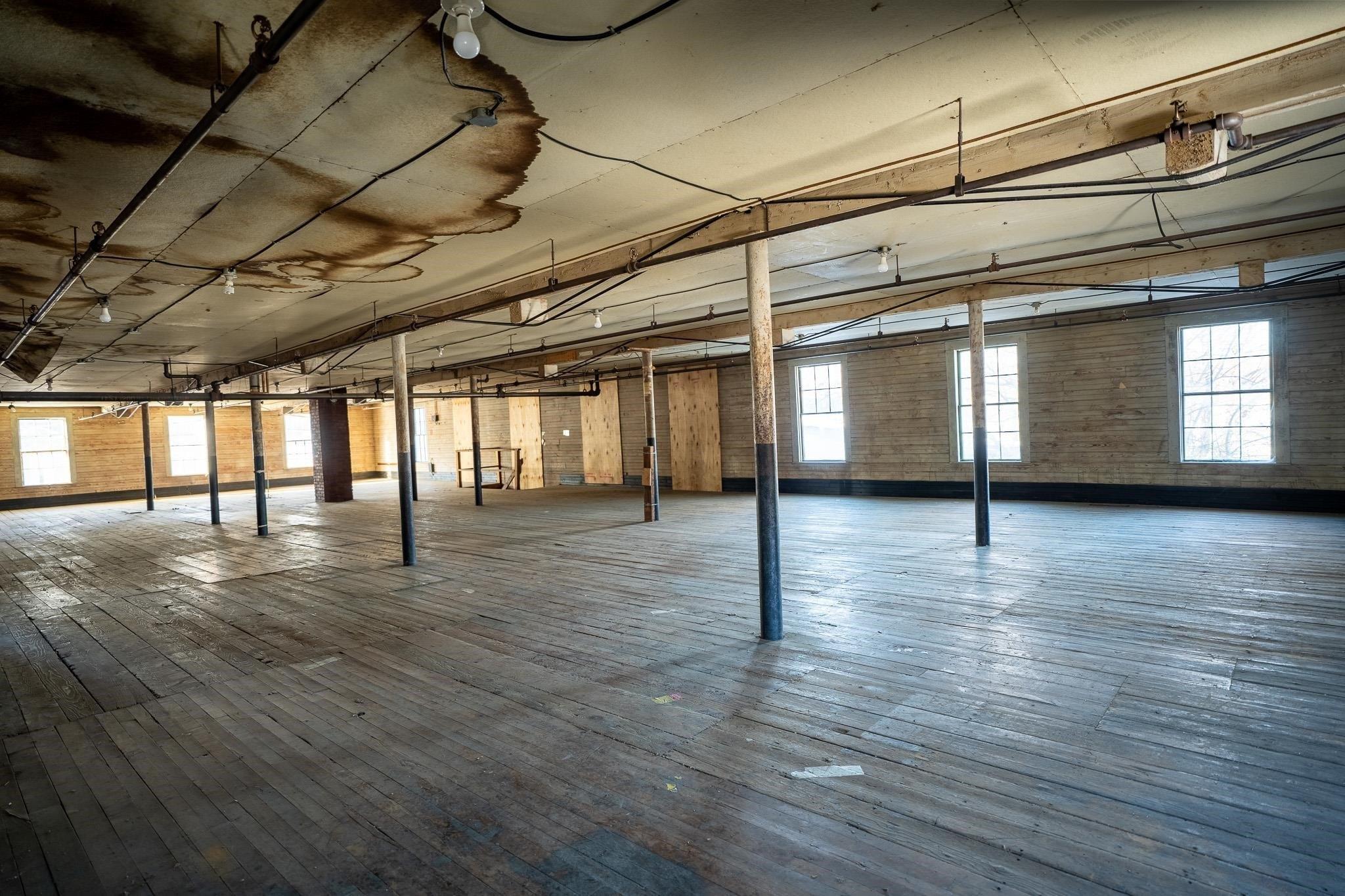 192 Railroad Street, St. Johnsbury, VT 05819 - MLS# 5020511 | C21