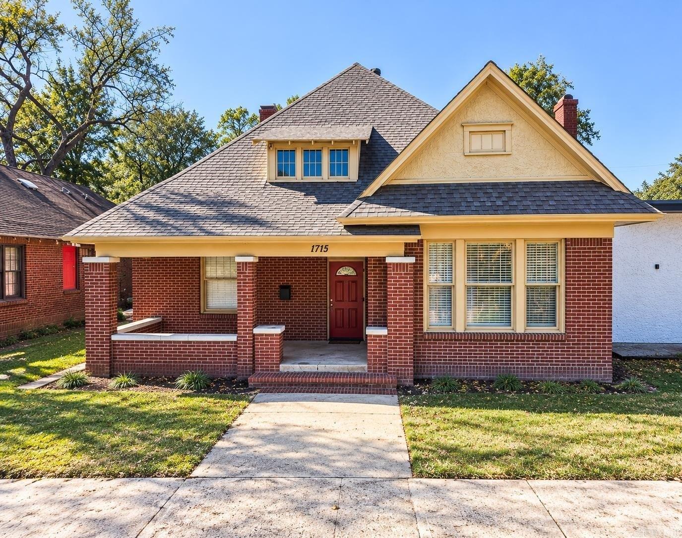 Property Image for 1715 Main St