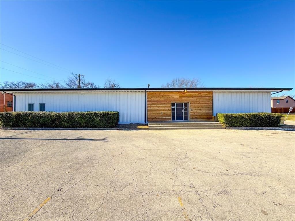 Property Image for 3850 South Freeway