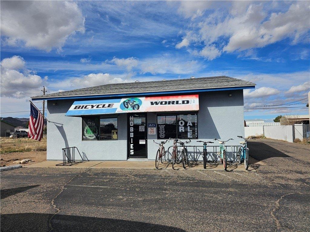 Property Image for 1825 E Northern Avenue