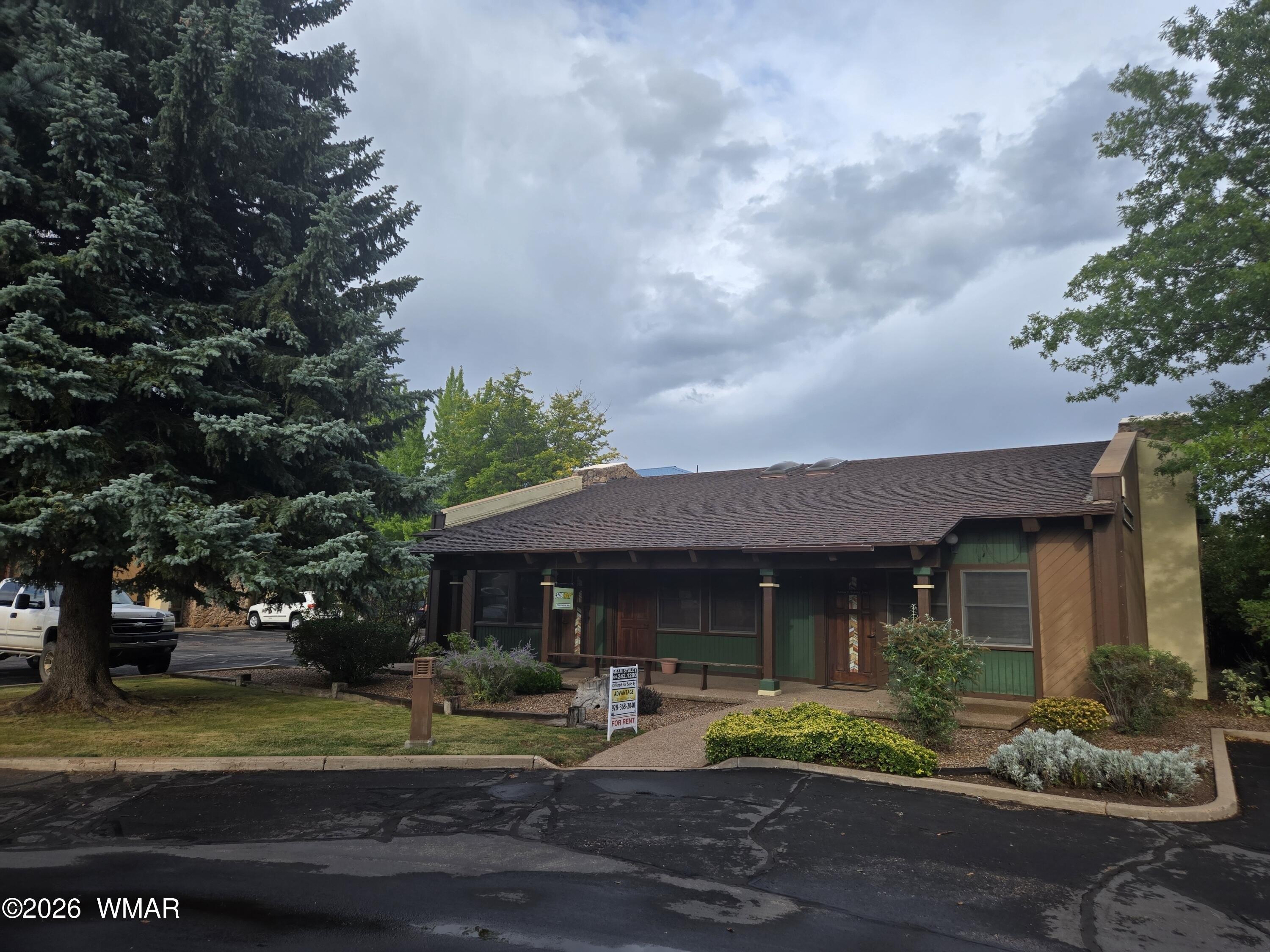 Property Image for 1630 E White Mountain Boulevard D1