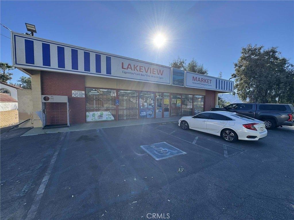 Property Image for 1006 W Graham Avenue