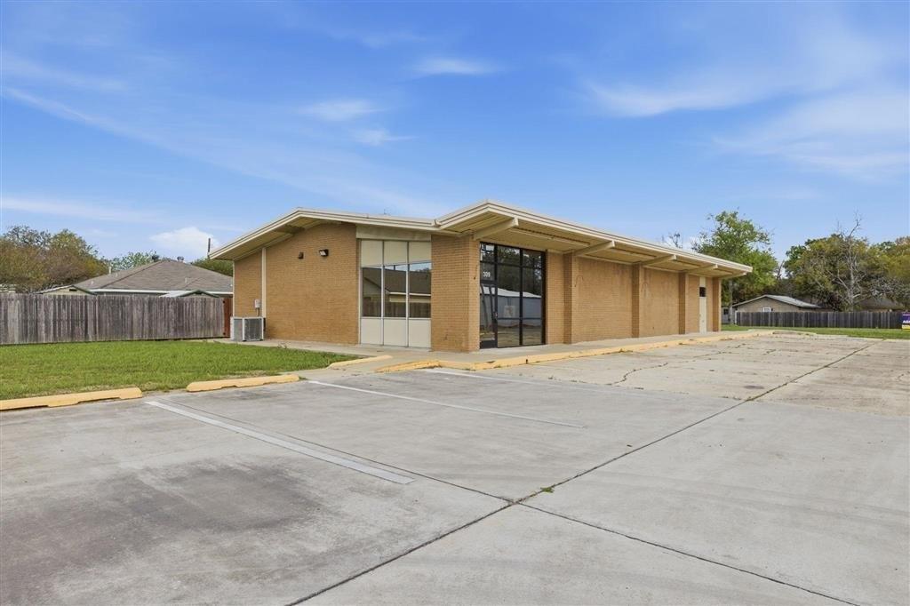 Property Image for 309 N Huntington St, Sulphur, LA 70663