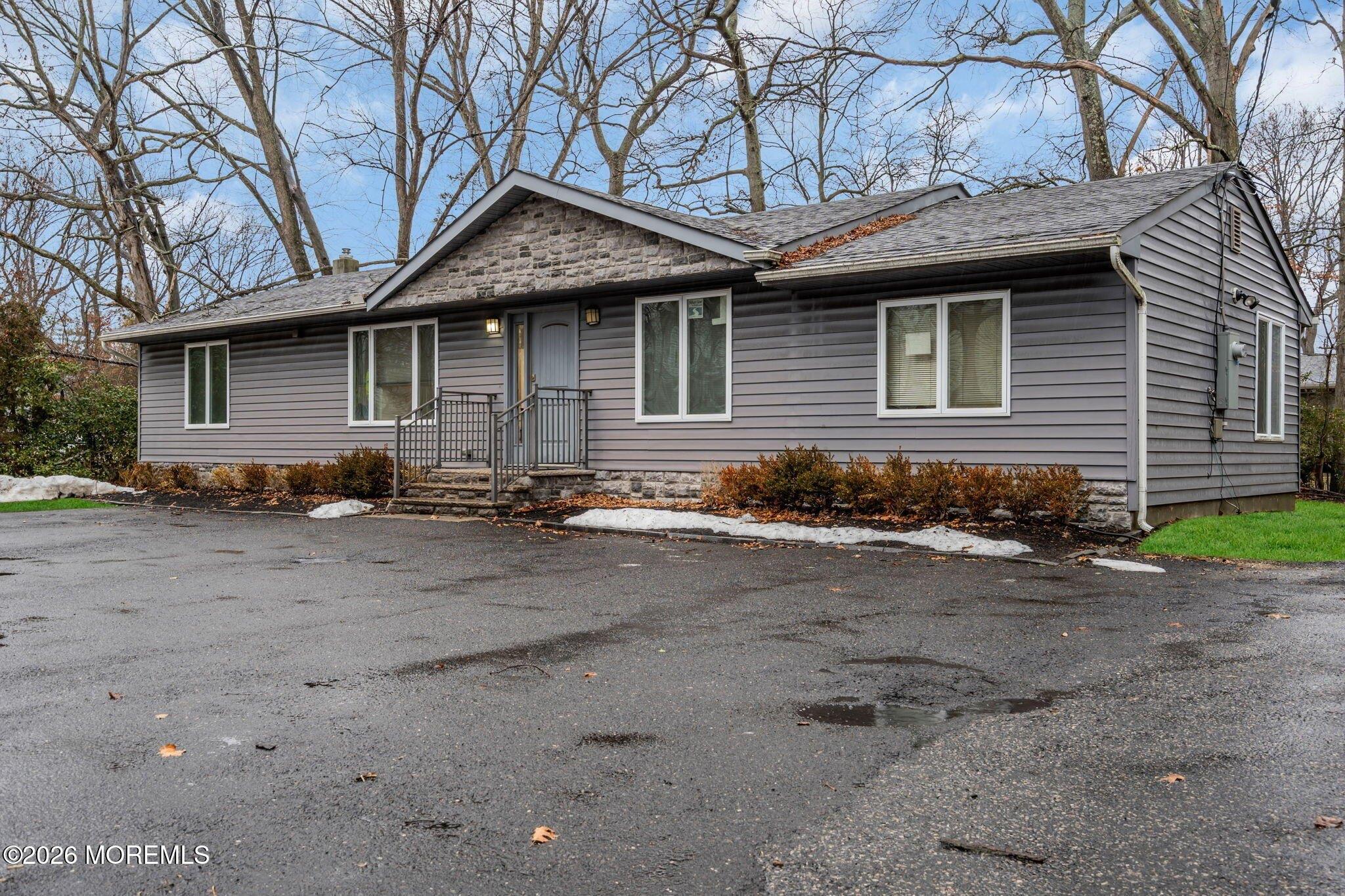 Property Image for 435 E County Line Road