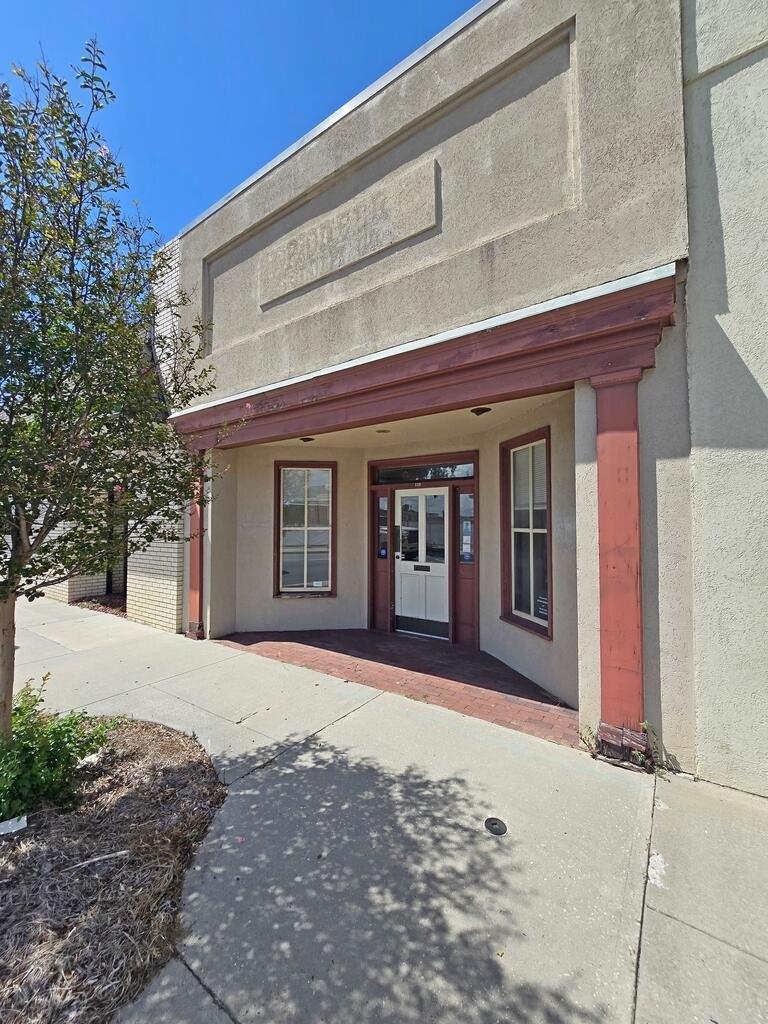 Property Image for 120 W Hill Avenue