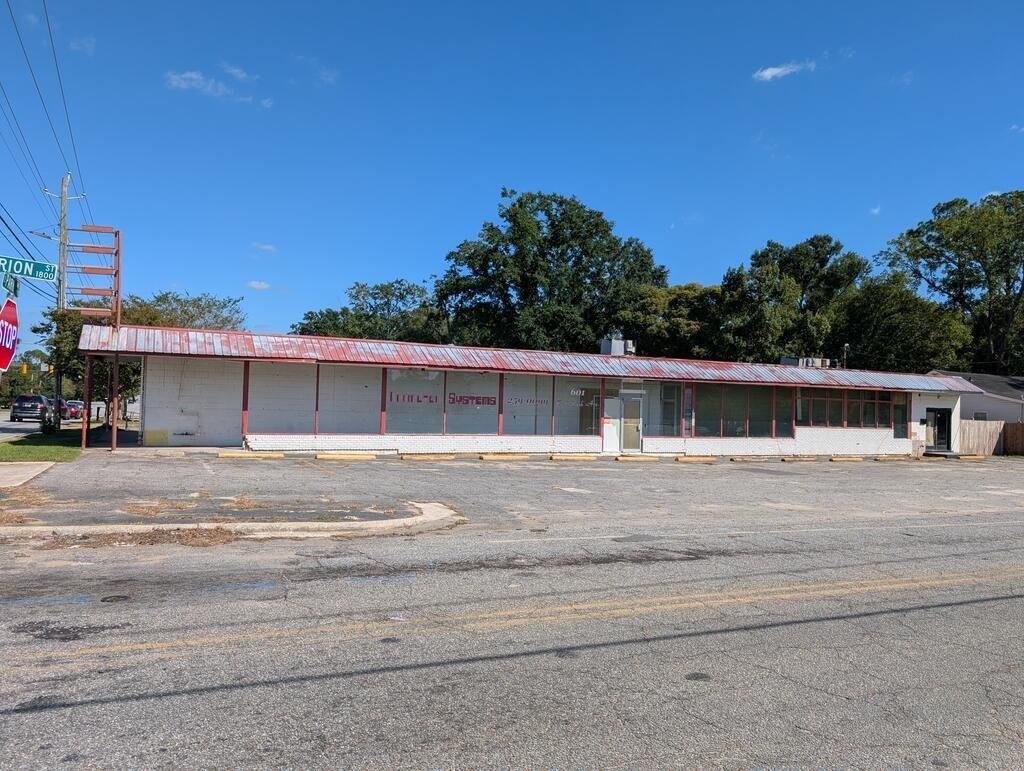 Property Image for 601 E Park Ave
