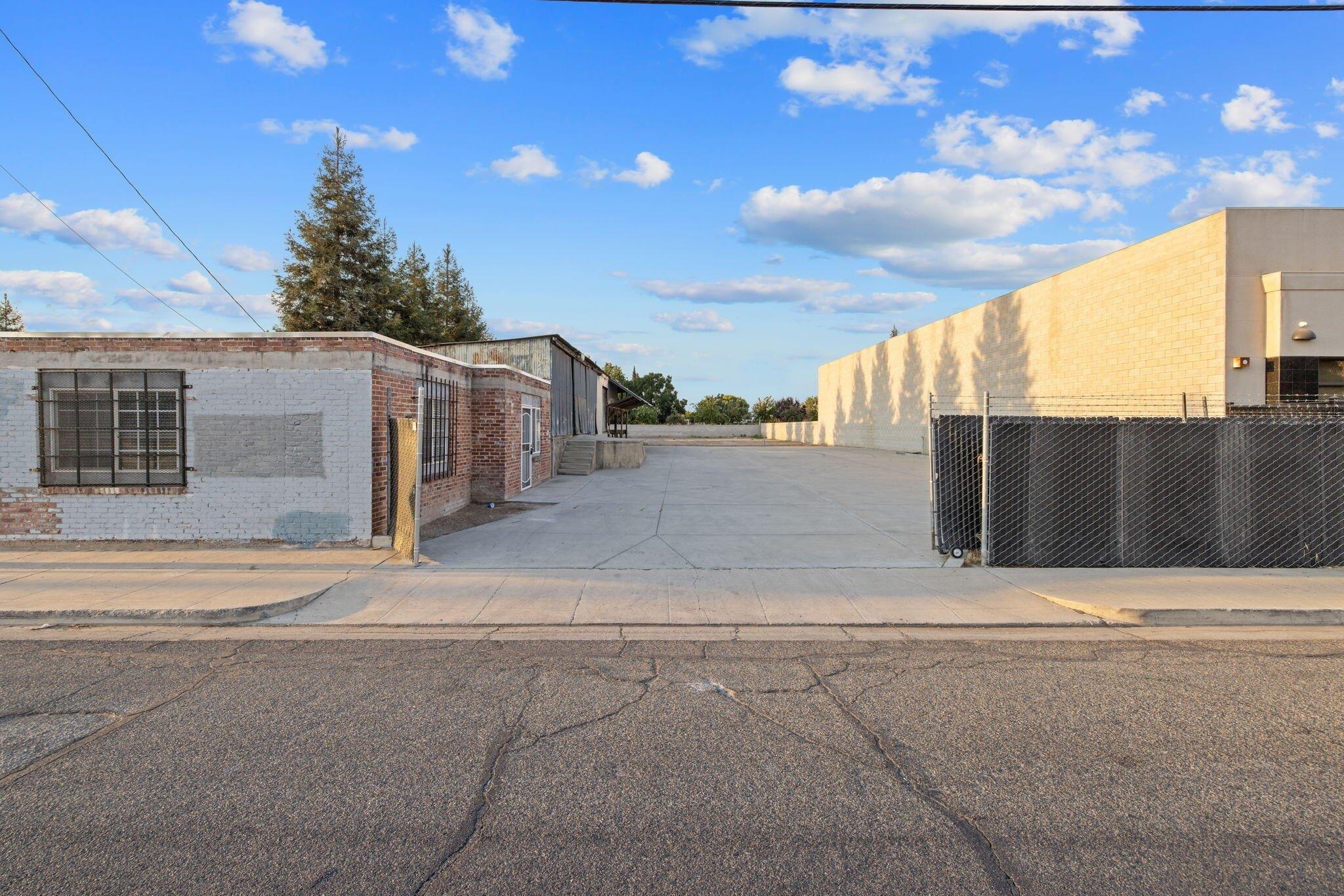 Property Image for 1334 W Goshen Avenue