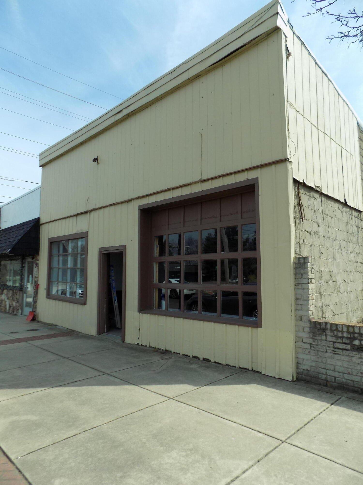 Property Image for 124 E Ferry Street