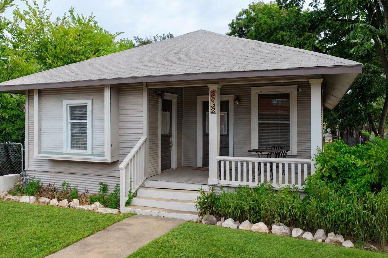 Property Image for 2032 E Cesar Chavez St