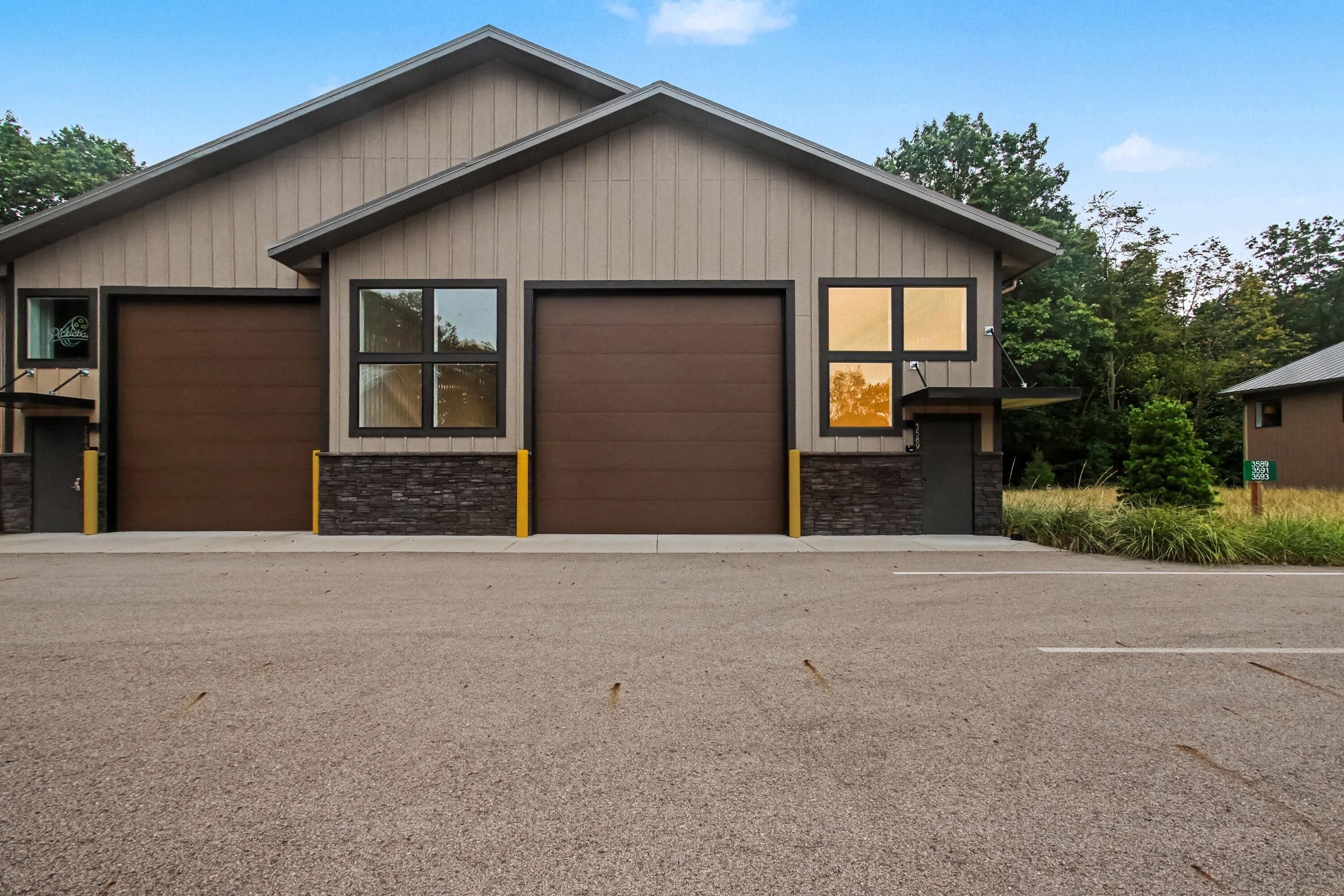 Property Image for 3589 Commercial Boulevard 22
