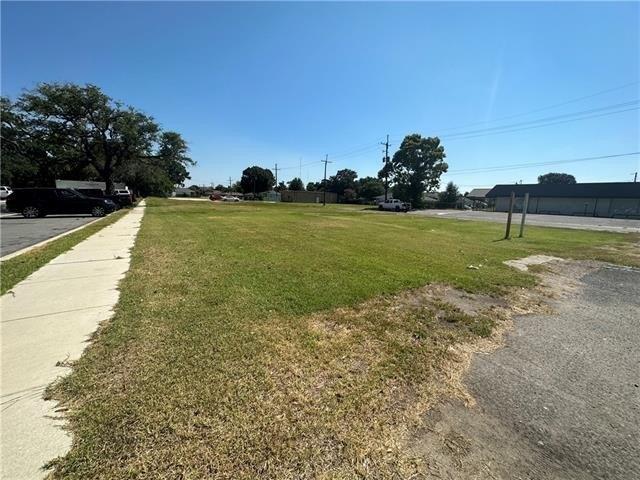 Property Image for 1001-1007 W SAINT BERNARD Highway