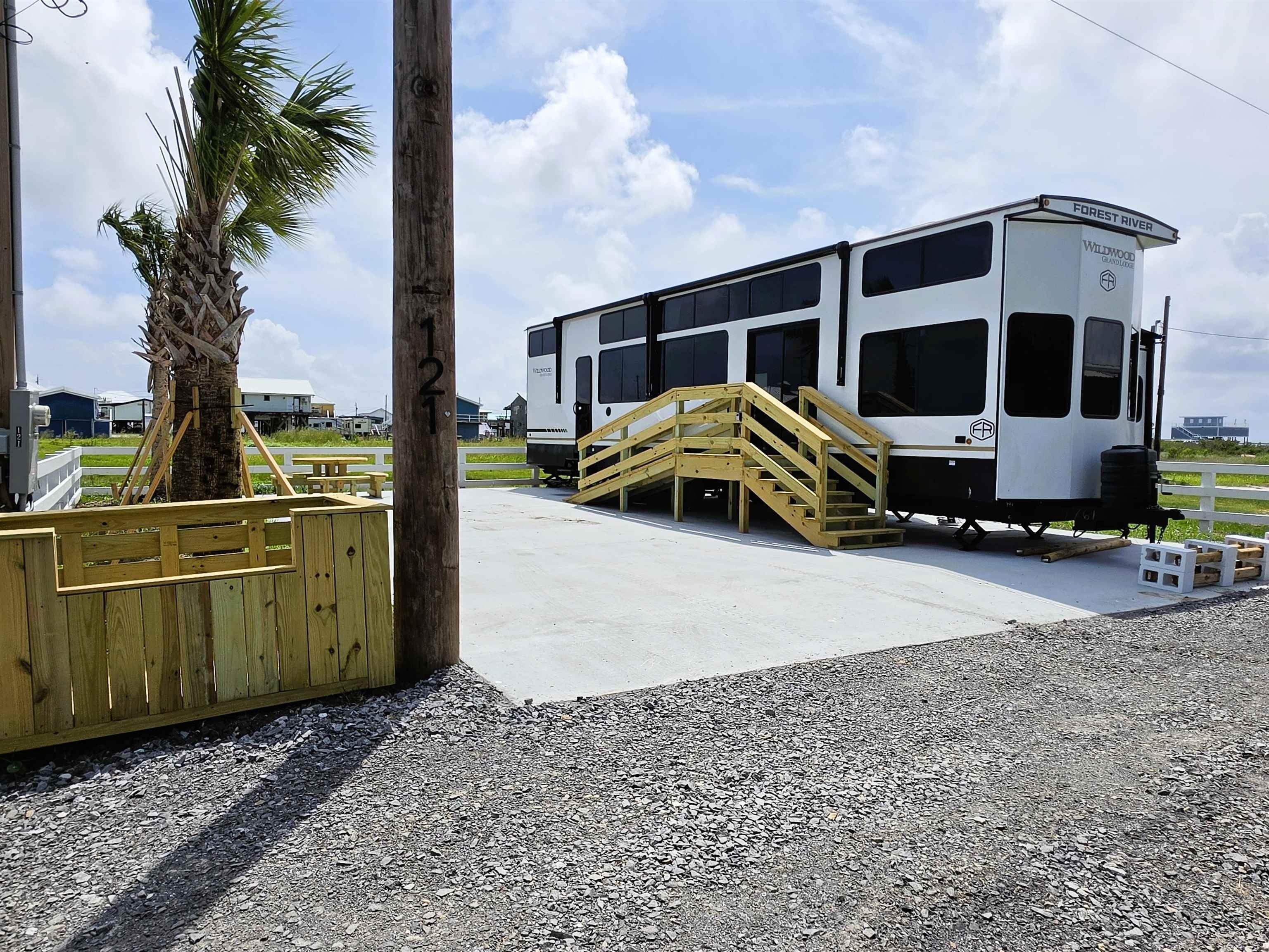 Property Image for 121 Gilbert Ln