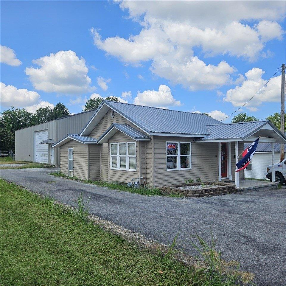 Property Image for 702 E Main St, Glasgow, KY 42141