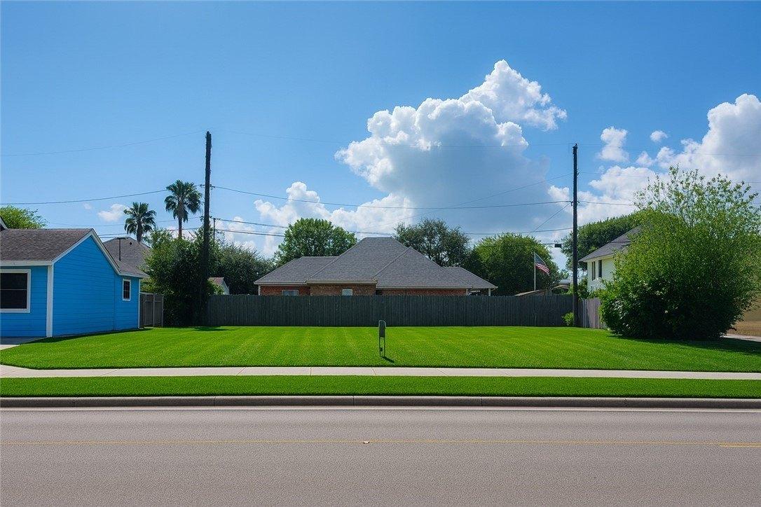 Property Image for 807 Ayers Street