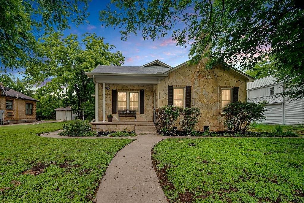 Property Image for 311 W Austin St