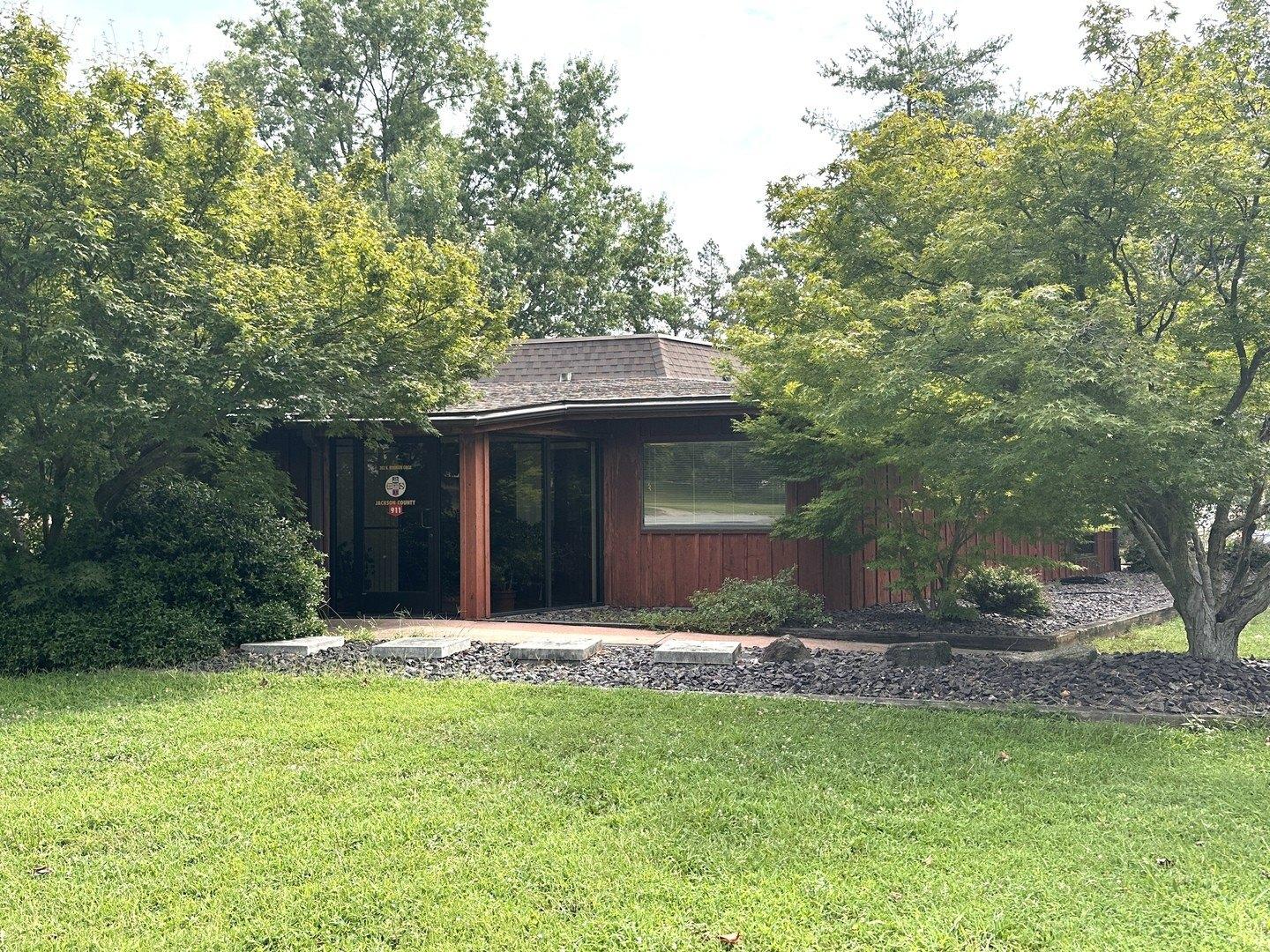 Property Image for 303 N Robinson Circle