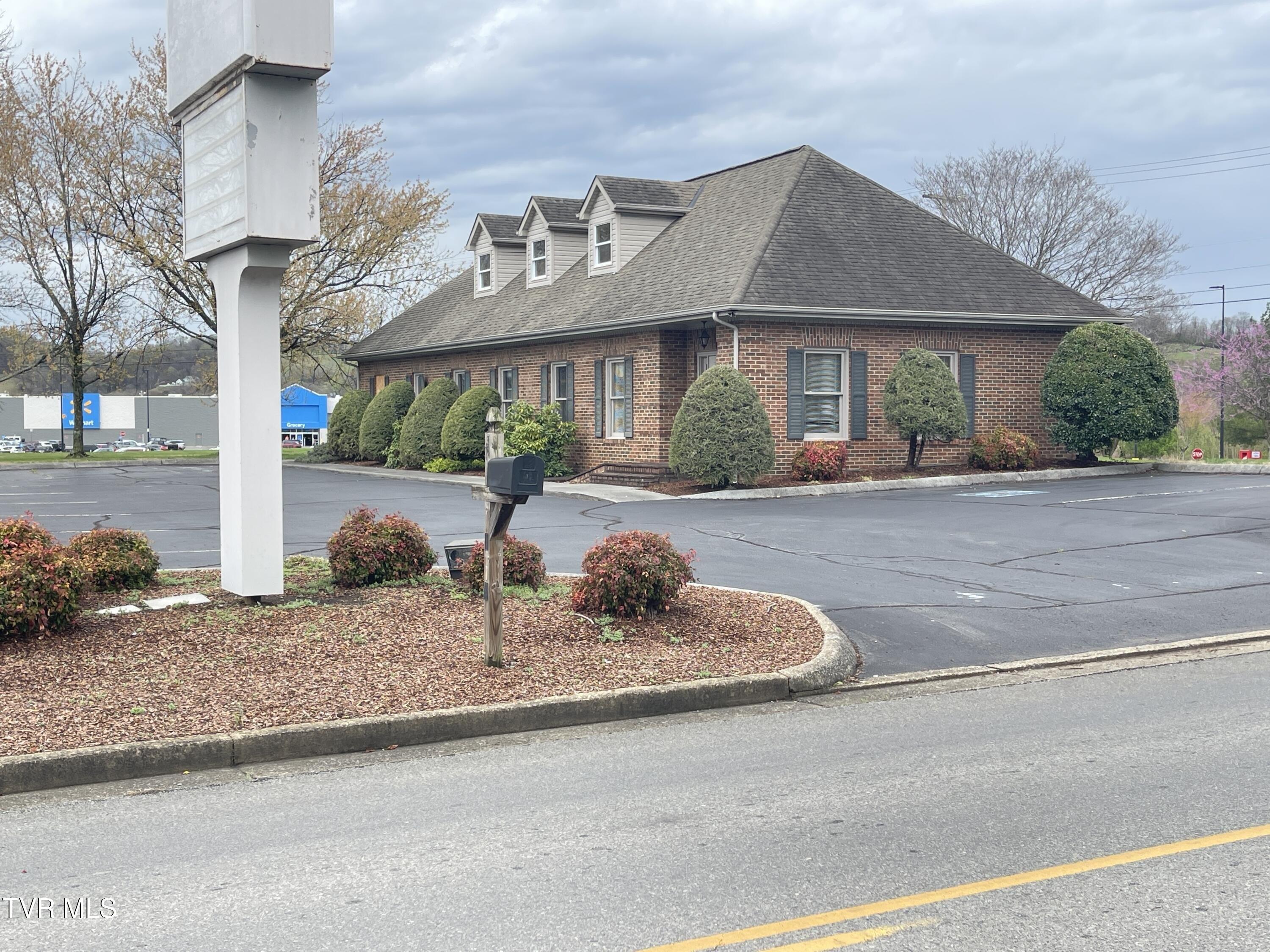 Property Image for 111 W Elk / Charlie Robinson Avenue