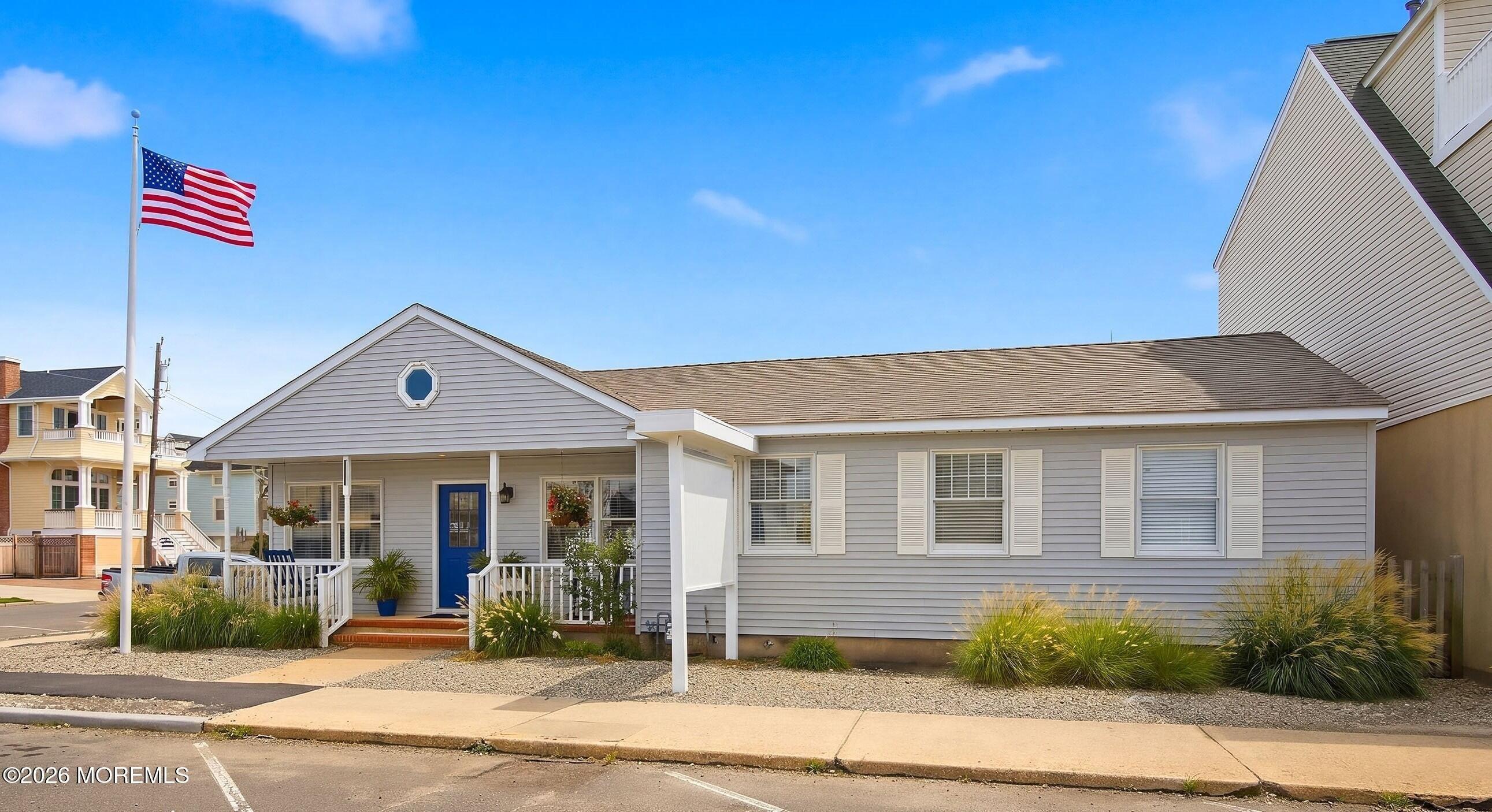 Property Image for 217 N Bay Avenue